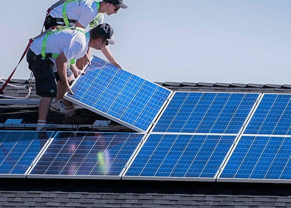 Système d'alimentation hybride de panneau solaire de système solaire Kit On Off Grid Hybrid d'affichage d'affichage à cristaux liquides d'ODM