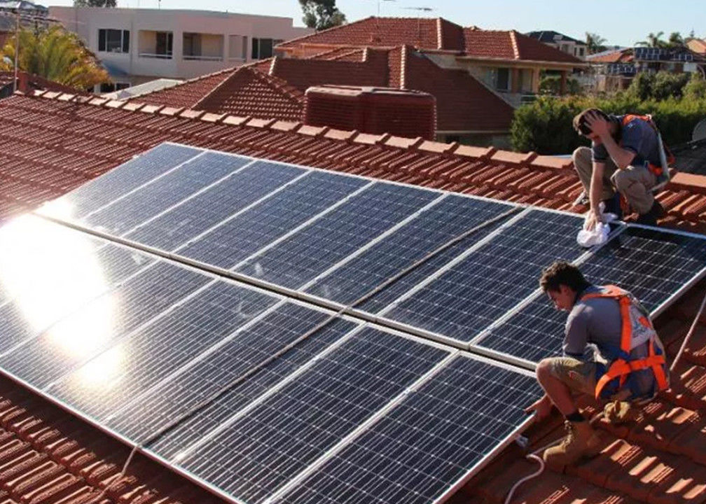 Outre du panneau solaire hybride de conception complète du système énergétique d'énergie solaire de grille 5kv 3kva 5kw 8kw