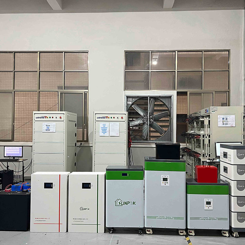Hybride complet outre du système solaire de grille pour les produits à énergie solaire 15Kw de Chambres