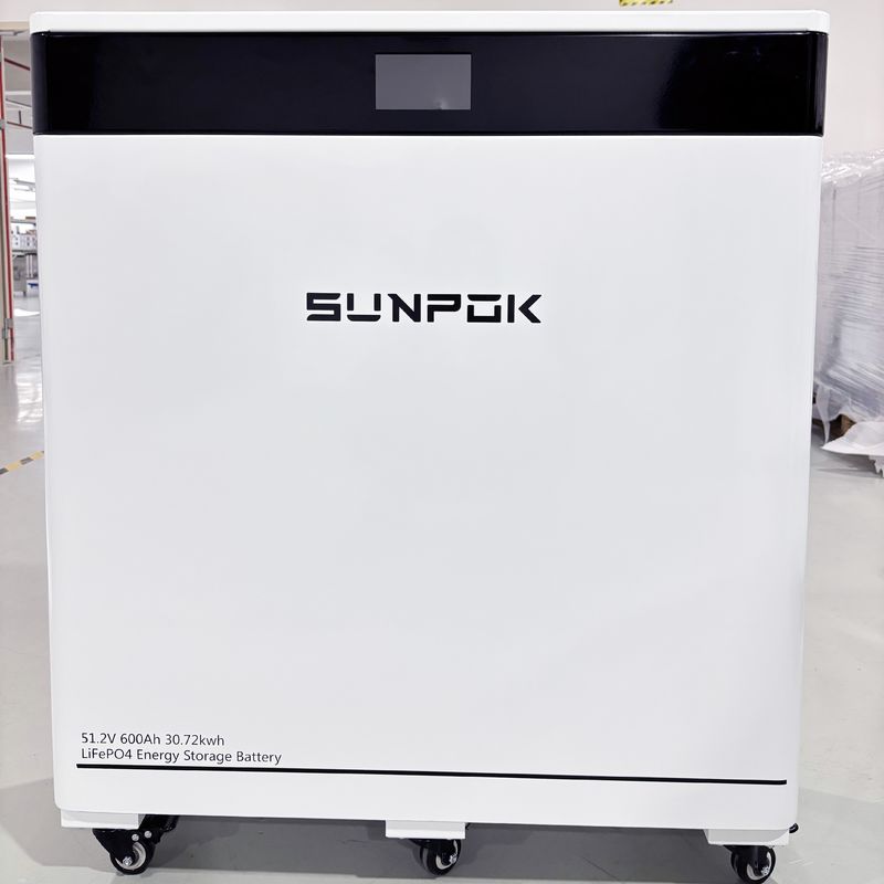 51.2v 600ah Lifepo4 48v Batterie 30kwh Batterie au lithium avec roues pour l'énergie solaire Système de stockage de batterie